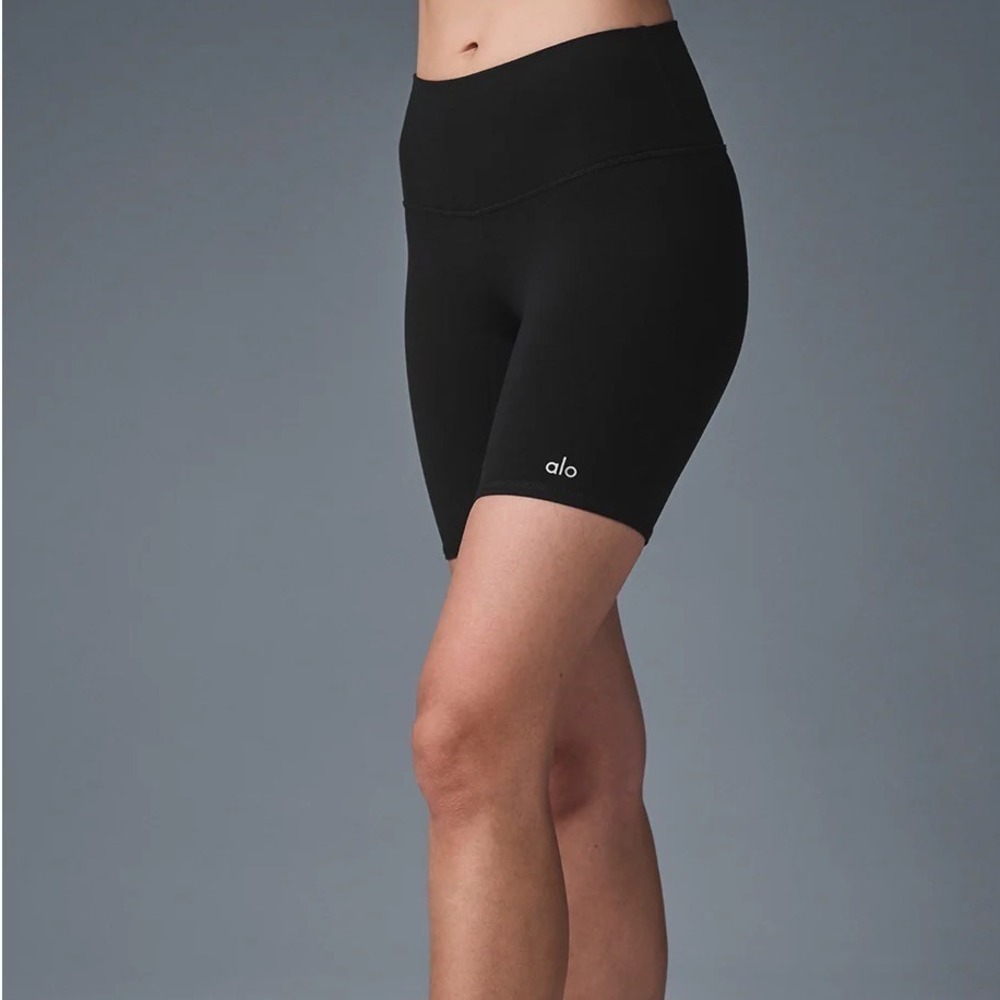 ALO Yoga Airlift High Waist Biker Shorts Womens Small Black Gym Workout 7"